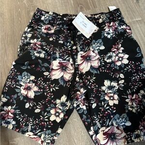 Lularoe Jamie French Terry shorts has pockets small new with tag floral print